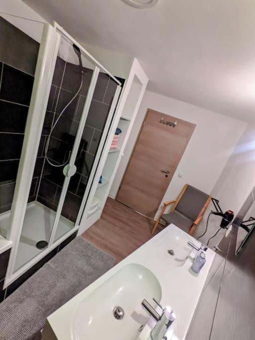 Fewo Im Lehm-Fachwerkhaus Erfurt Mit 3 Einzelnen Schlafzimmern Je Mit Tv Exterior photo